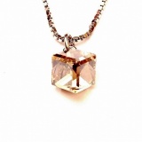 Kette mit Swarovski Elements Würfel 6 mm